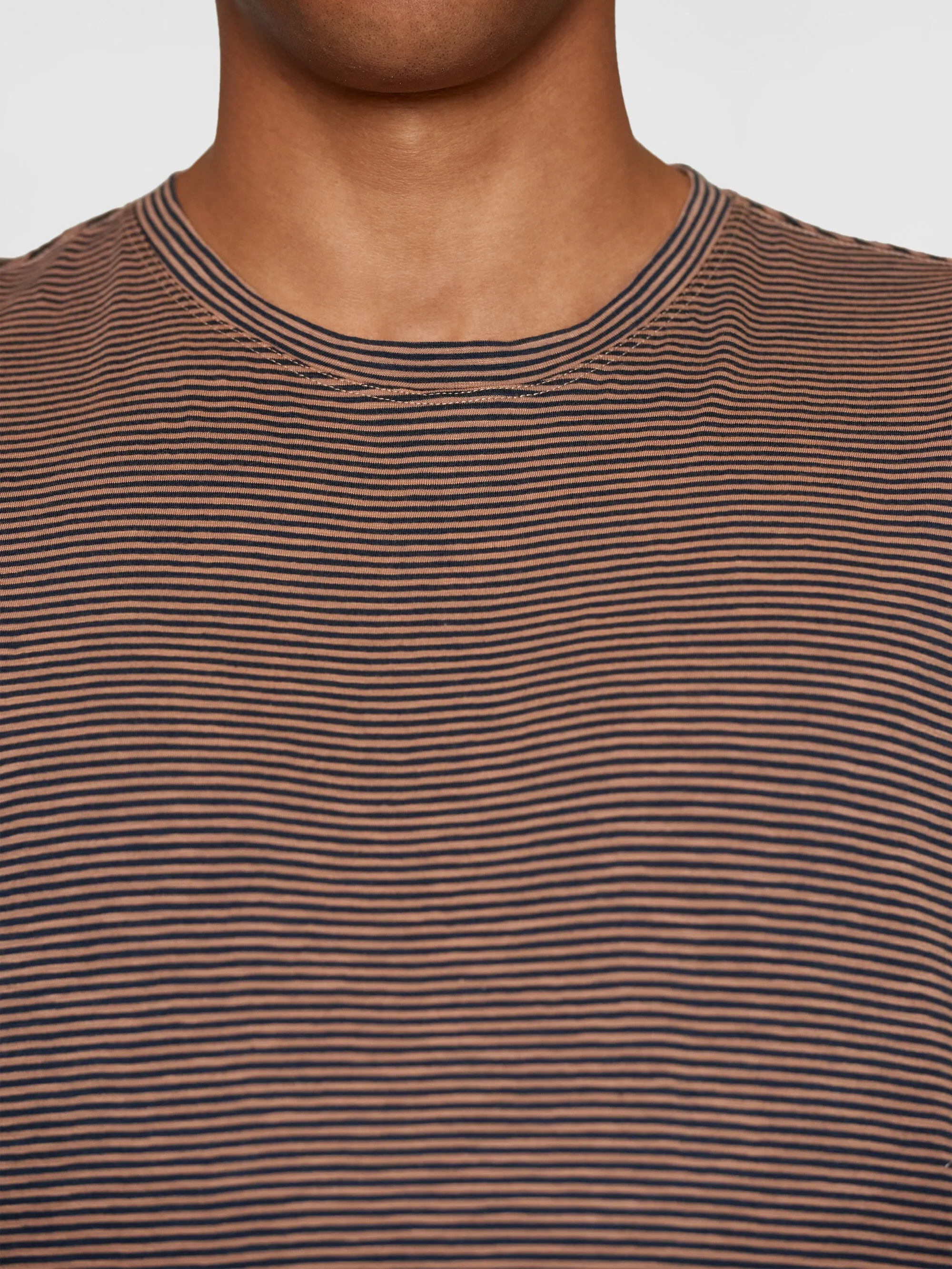 Narrow striped slub t-shirt - Brown stripe