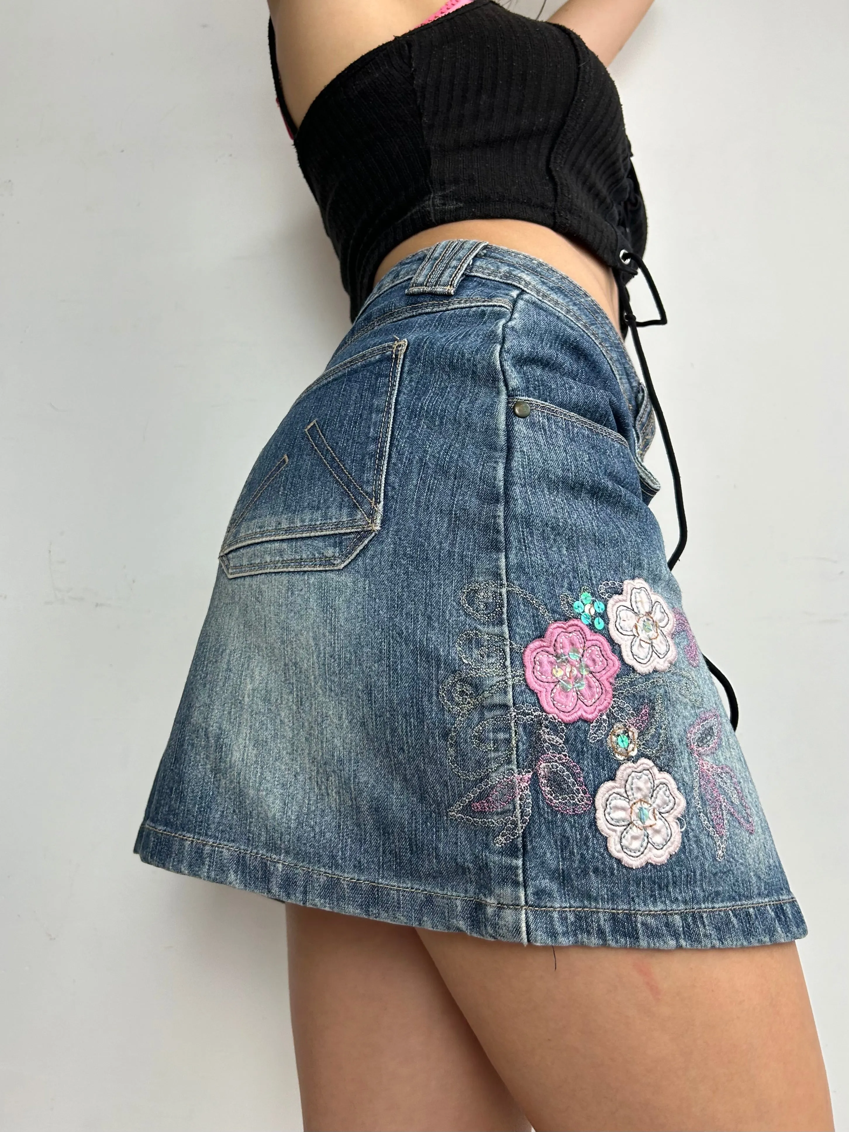 Navy blue denim mid rise y2k 90s vintage floral print mini skirt (S/M)