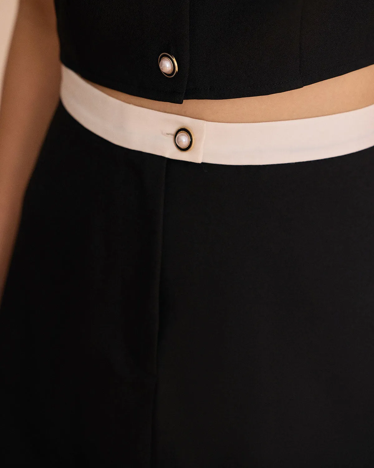 The Black High-waisted Colorblock Button Mini Skirt